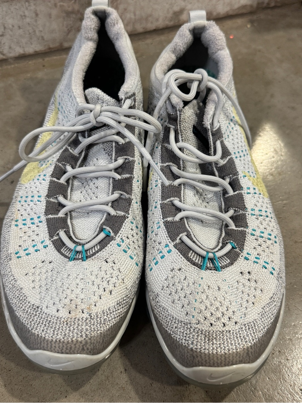 Nike Men's White Gray Athletic Shoes with Teal Accents